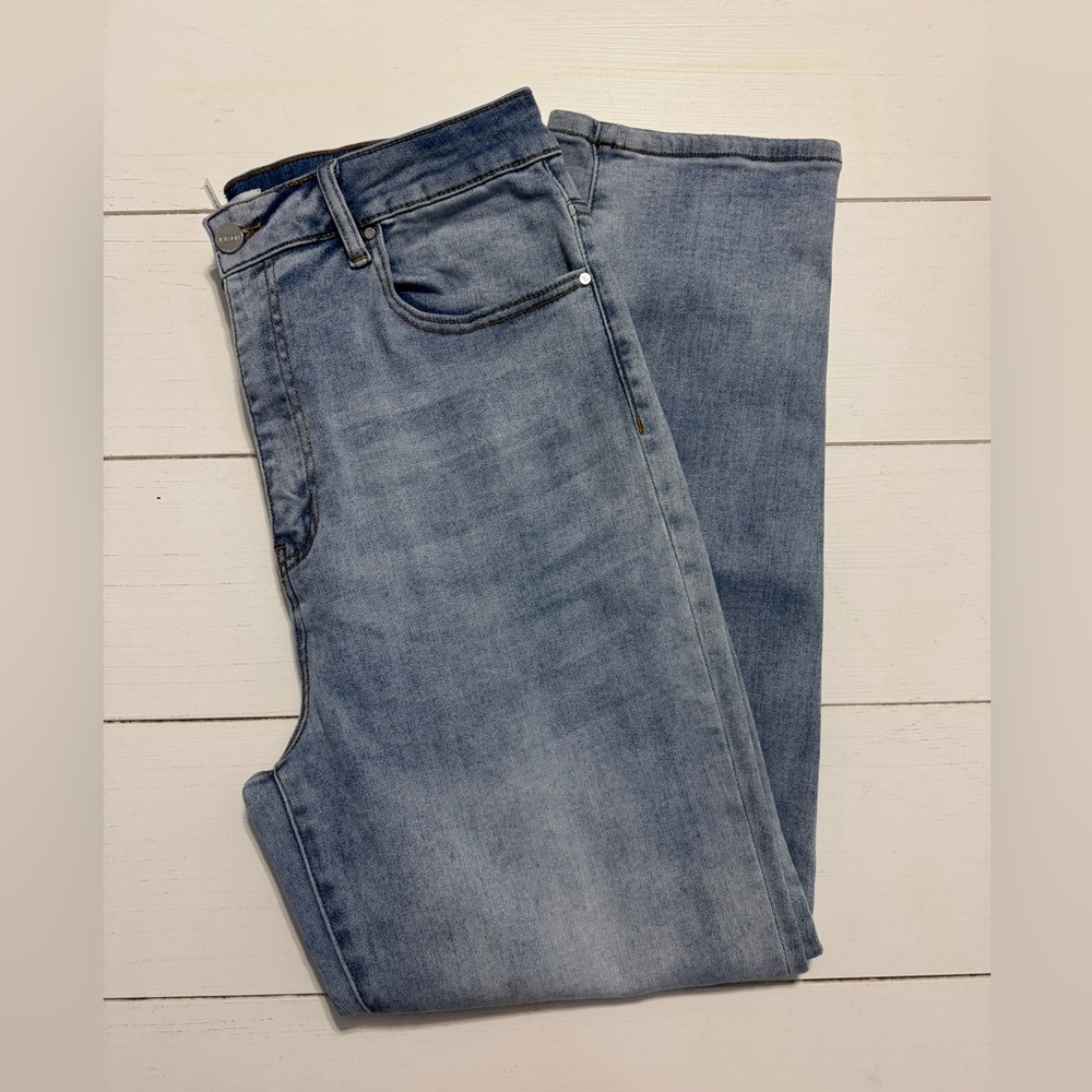 Risen Ankle Jeans